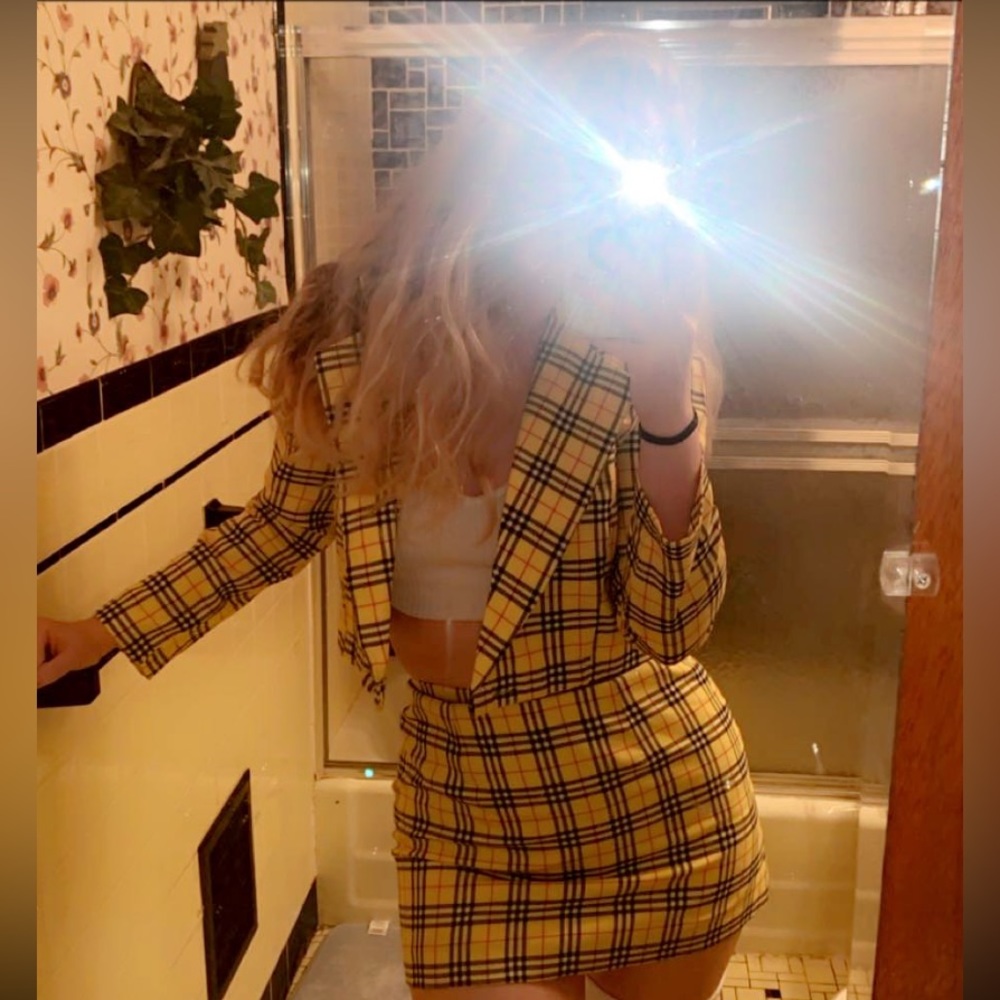 GFD | Clueless 2-piece yellow blazer and skirt | Size: M (Runs small)
